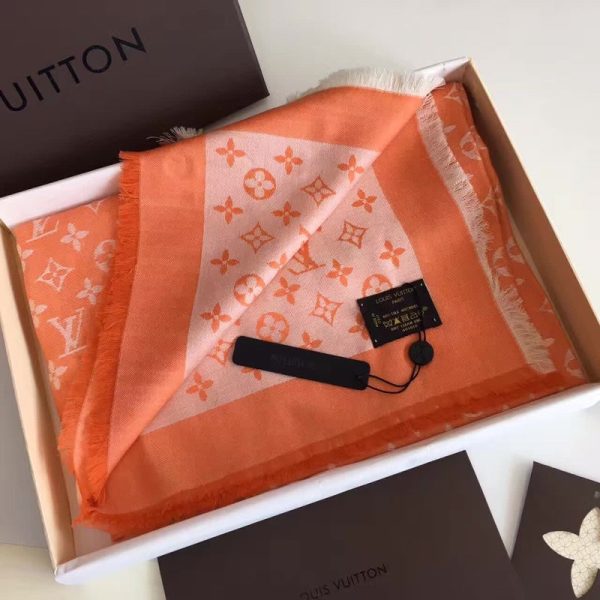 TO – Luxury Edition LUV Scarf 025