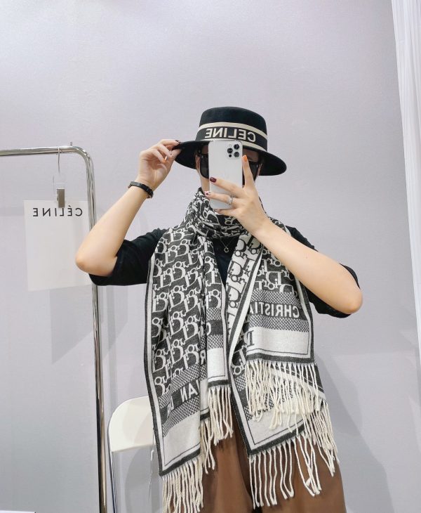 TO – Luxury Edition DIR Scarf 004