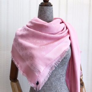 TO – Luxury Edition LUV Scarf 024