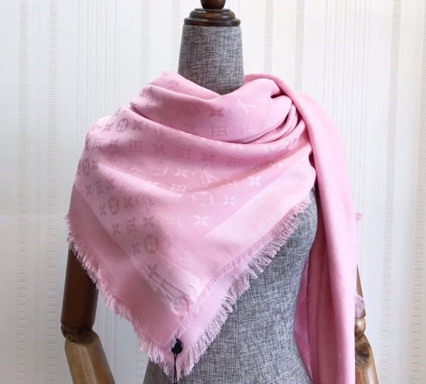 TO – Luxury Edition LUV Scarf 024