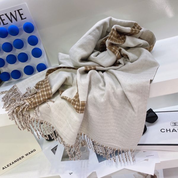 TO – Luxury Edition FEI Scarf 002