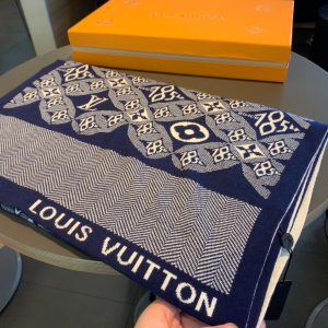 TO – Luxury Edition LUV Scarf 009