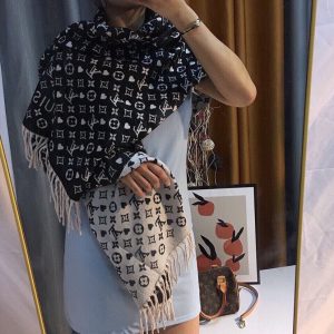 TO – Luxury Edition LUV Scarf 031