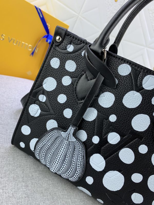 TO – Luxury Bag LUV 638