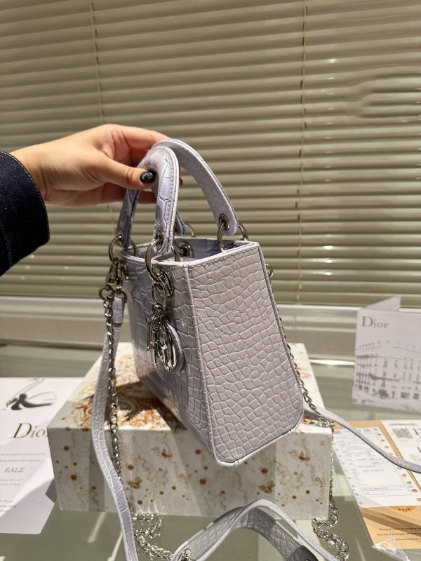 TO – New Luxury Bags DIR 371