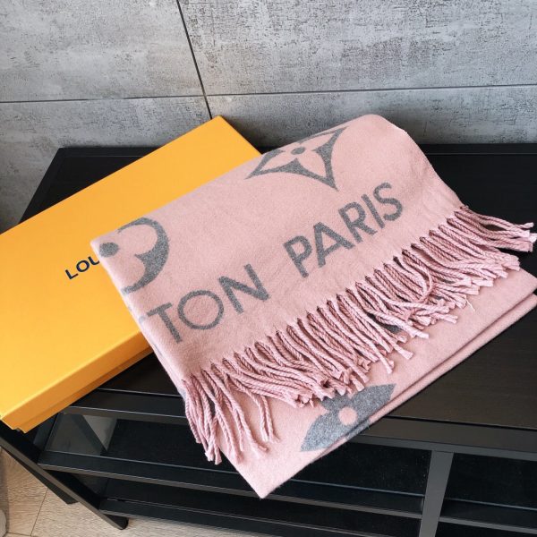 TO – Luxury Edition LUV Scarf 007