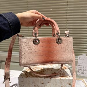 TO – New Luxury Bags DIR 372