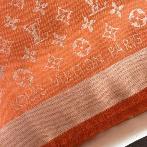 TO – Luxury Edition LUV Scarf 025