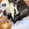 TO – Luxury Edition LUV Scarf 036