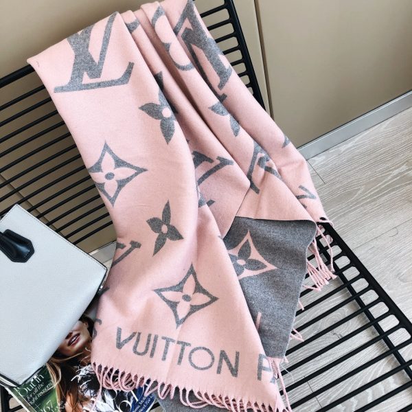 TO – Luxury Edition LUV Scarf 007