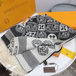 TO – Luxury Edition LUV Scarf 003