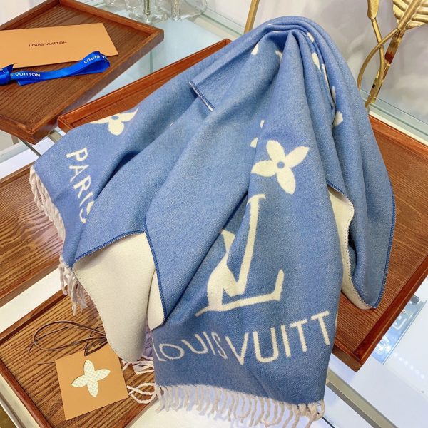 TO – Luxury Edition LUV Scarf 035