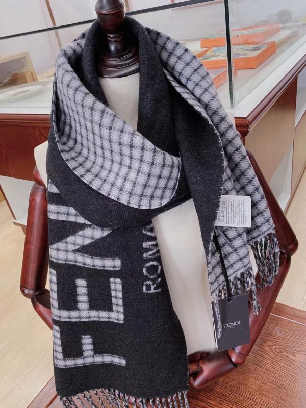 TO – Luxury Edition FEI Scarf 010