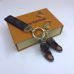 TO – Luxury Edition Keychains LUV 009