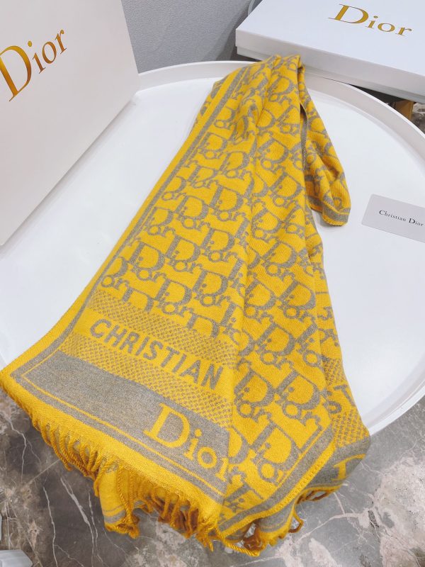 TO – Luxury Edition DIR Scarf 005