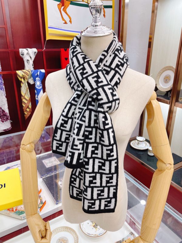 TO – Luxury Edition FEI Scarf 004