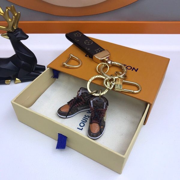 TO – Luxury Edition Keychains LUV 009