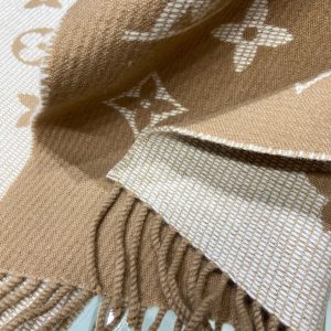 TO – Luxury Edition LUV Scarf 038