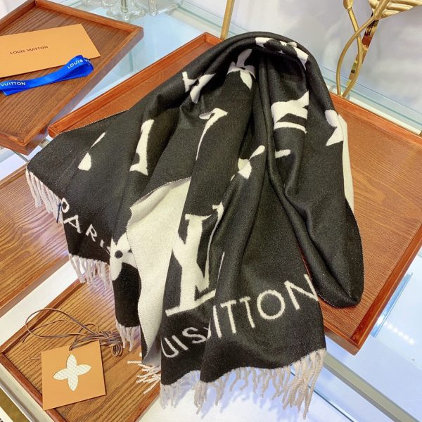 TO – Luxury Edition LUV Scarf 036