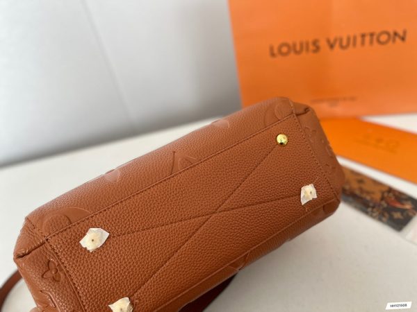 TO – Luxury Bags LUV 527