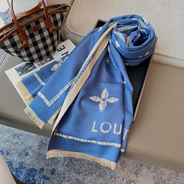 TO – Luxury Edition LUV Scarf 015