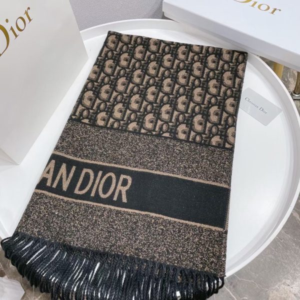 TO – Luxury Edition DIR Scarf 001