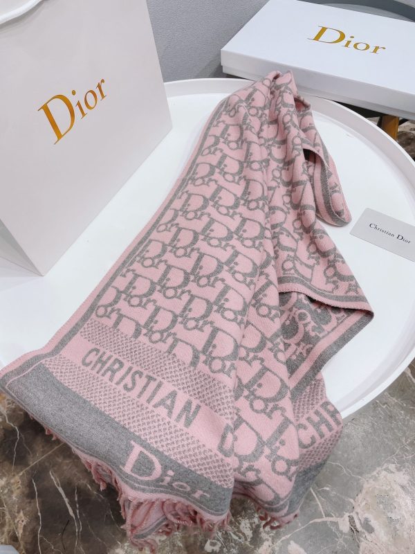 TO – Luxury Edition DIR Scarf 003