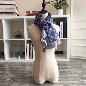 TO – Luxury Edition LUV Scarf 018