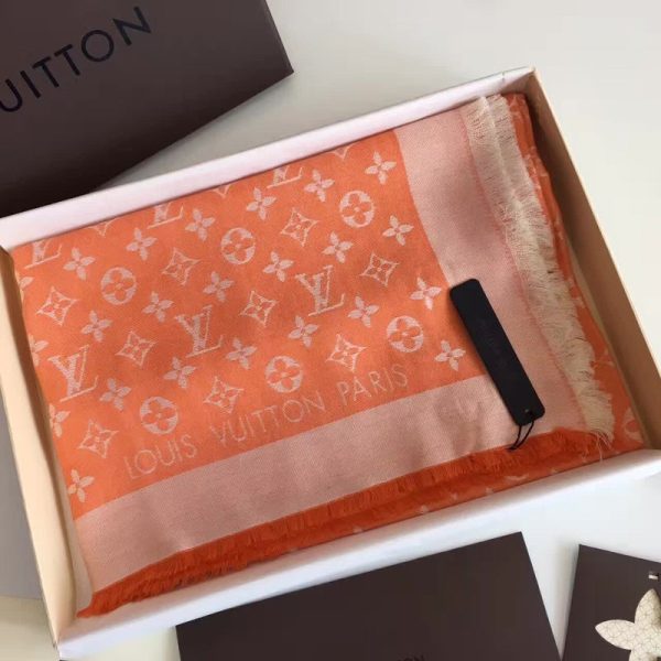 TO – Luxury Edition LUV Scarf 025