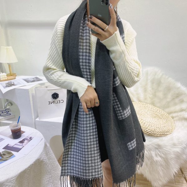 TO – Luxury Edition FEI Scarf 001