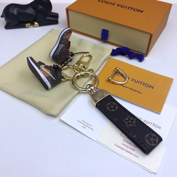 TO – Luxury Edition Keychains LUV 009