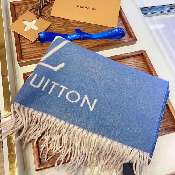 TO – Luxury Edition LUV Scarf 035