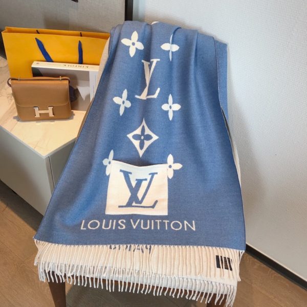 TO – Luxury Edition LUV Scarf 013