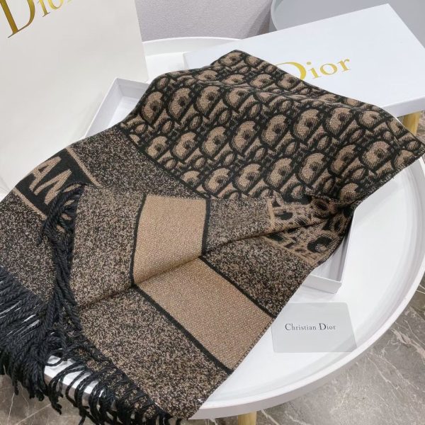 TO – Luxury Edition DIR Scarf 001