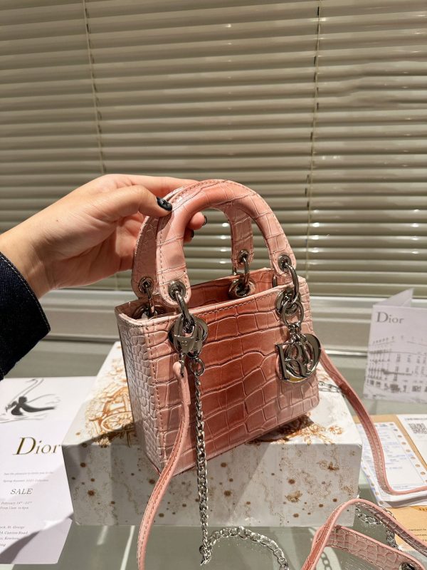 TO – New Luxury Bags DIR 370