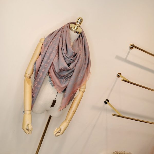 TO – Luxury Edition LUV Scarf 021