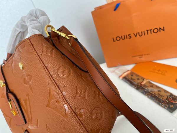 TO – Luxury Bags LUV 527