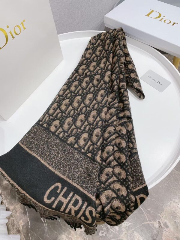 TO – Luxury Edition DIR Scarf 001