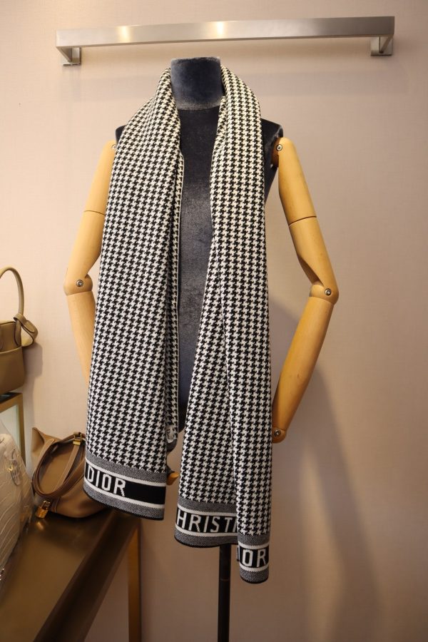 TO – Luxury Edition DIR Scarf 006