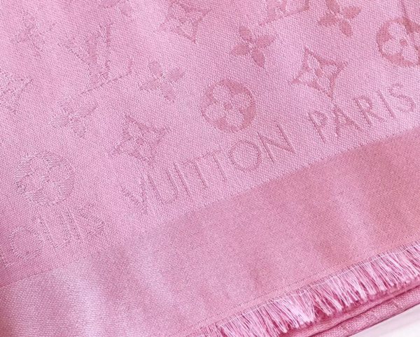 TO – Luxury Edition LUV Scarf 024