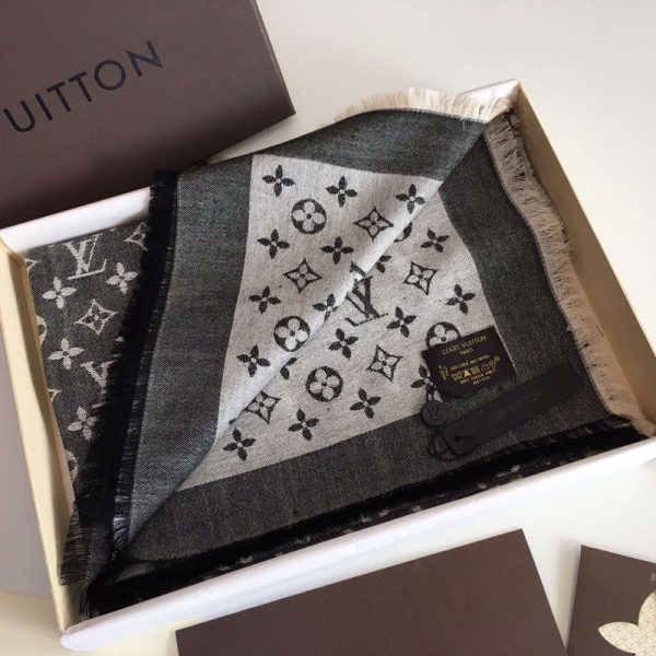 TO – Luxury Edition LUV Scarf 019