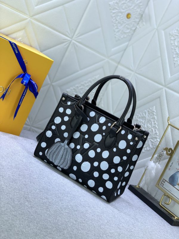 TO – Luxury Bag LUV 638