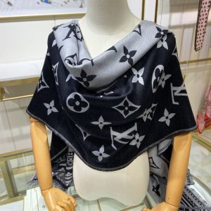 TO – Luxury Edition LUV Scarf 005