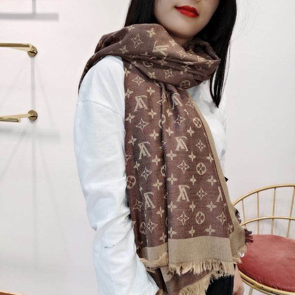 TO – Luxury Edition LUV Scarf 020