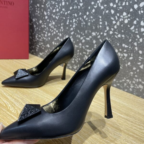 Valentino Garavani One Stud Pump With Maxi Stud Crystals Black For Women WS0FH8XIC