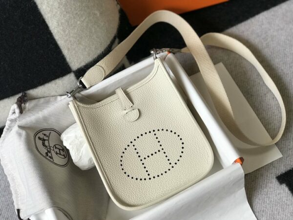 Hermes Evelyne 16 Amazone Bag Beige With Silver-Toned Hardware For Women, Women’s Shoulder And Crossbody Bags 6.3in/16cm