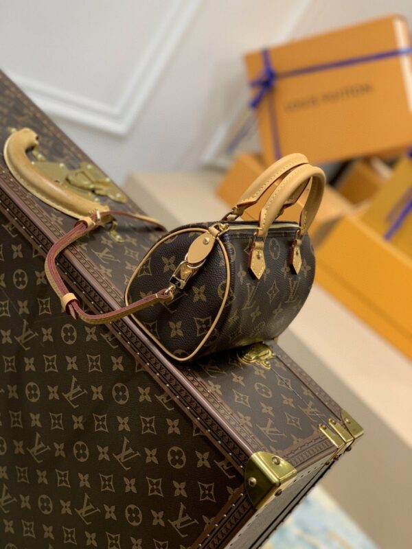 Louis Vuitton Nano Speedy Monogram Canvas For Women, Women’s Handbags, Shoulder Bags 6.3in/16cm LV M81085