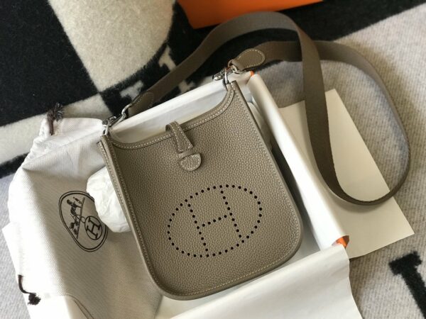 Hermes Evelyne 16 Amazone Bag Etoupe With Silver-Toned Hardware For Women, Women’s Shoulder And Crossbody Bags 6.3in/16cm H069426CKBF