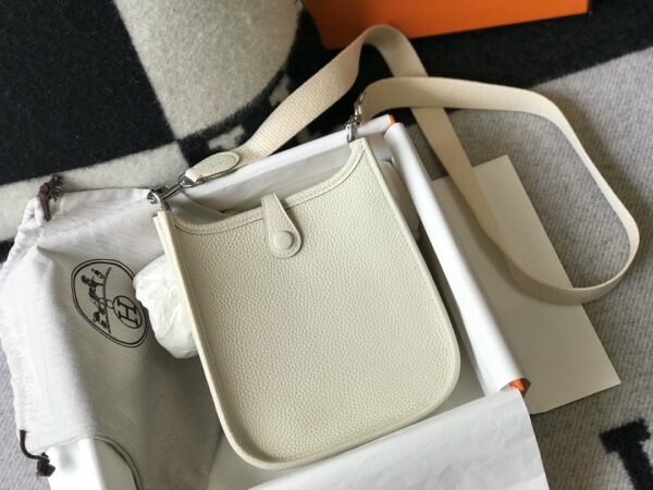 Hermes Evelyne 16 Amazone Bag Beige With Silver-Toned Hardware For Women, Women’s Shoulder And Crossbody Bags 6.3in/16cm