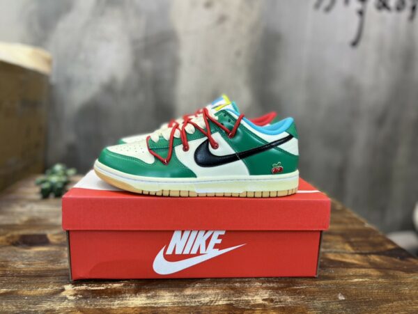 NK Off White x Dunk Low ‘Pine Green’ For Men CT0856-100